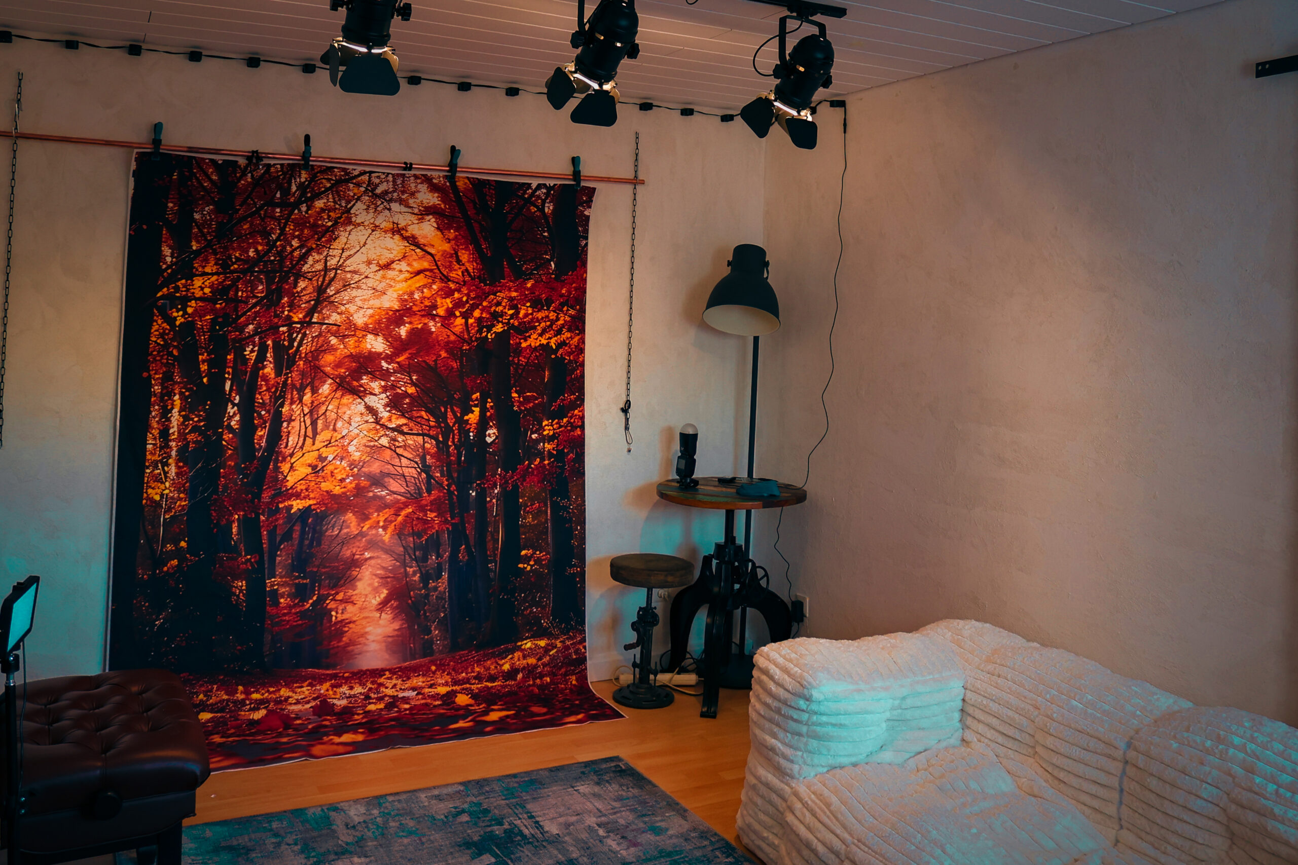 Студия / За кадром